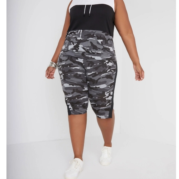 Camo Striped Capris - Picture 4 of 4